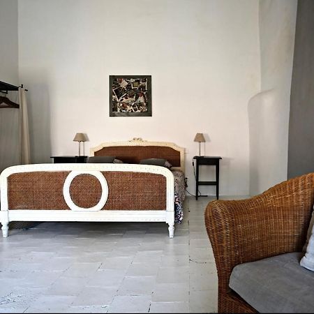 Les Chambres De La Villa Eugenie เลซิยอง คอร์เบรียส์ ภายนอก รูปภาพ