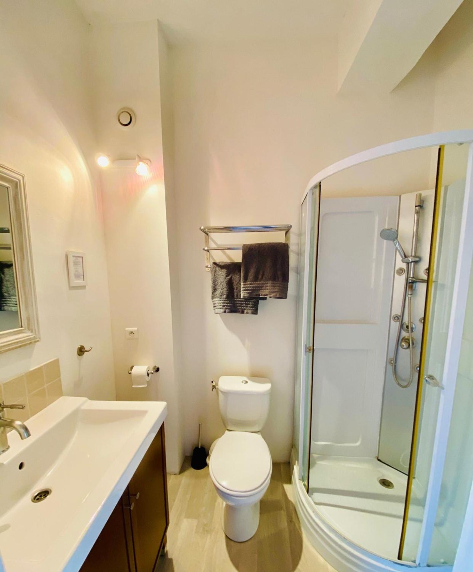 Les Chambres De La Villa Eugenie เลซิยอง คอร์เบรียส์ ภายนอก รูปภาพ