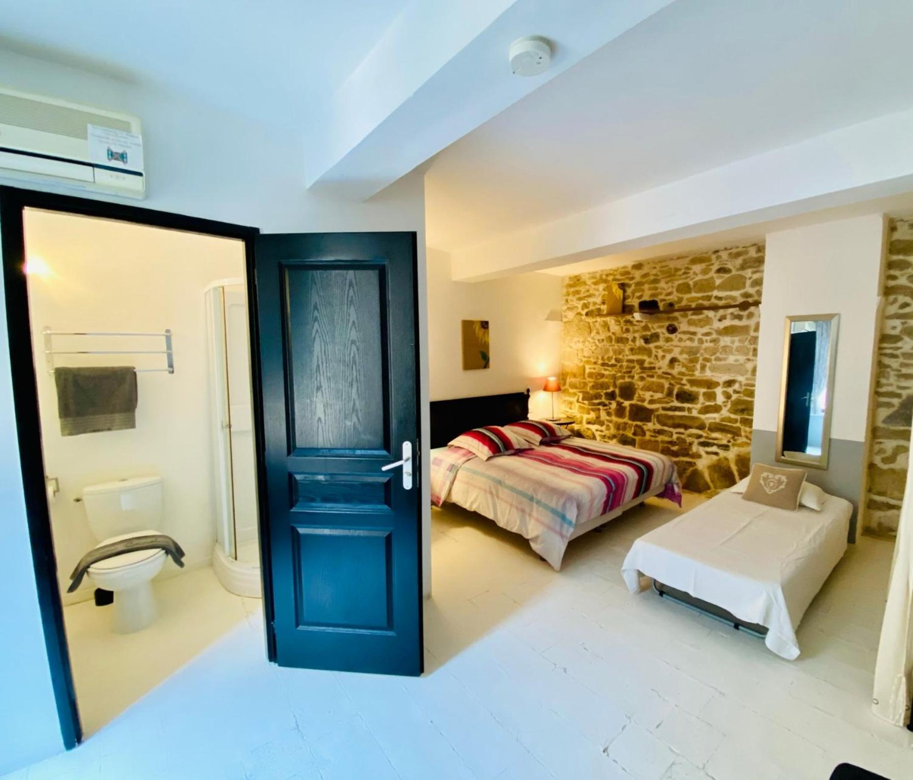 Les Chambres De La Villa Eugenie เลซิยอง คอร์เบรียส์ ภายนอก รูปภาพ
