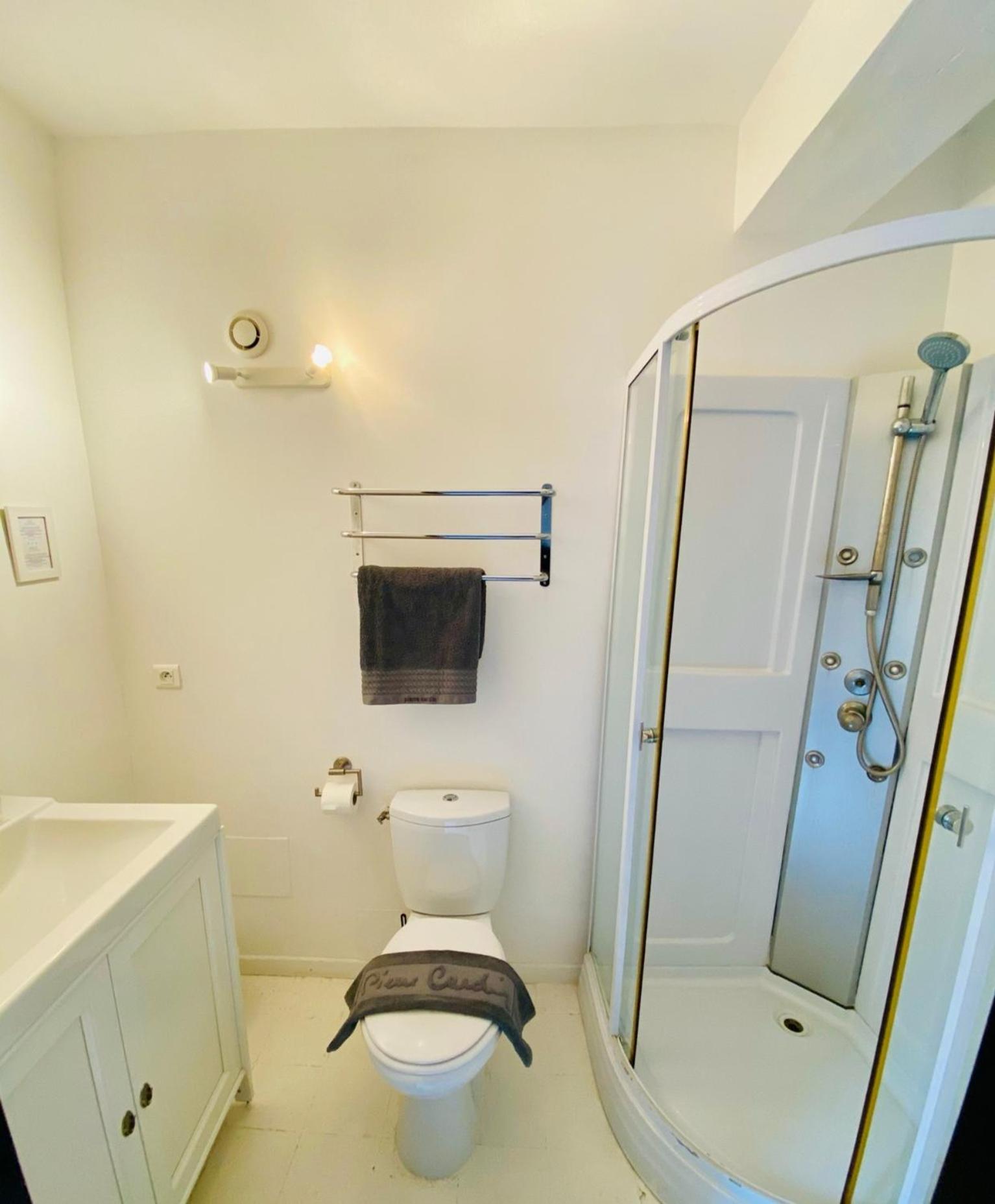 Les Chambres De La Villa Eugenie เลซิยอง คอร์เบรียส์ ภายนอก รูปภาพ